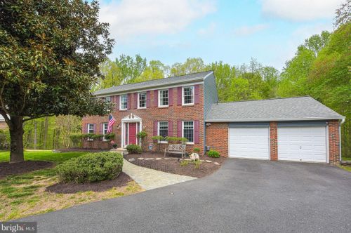 8844 Creekside Way, Springfield, VA 22153-2441