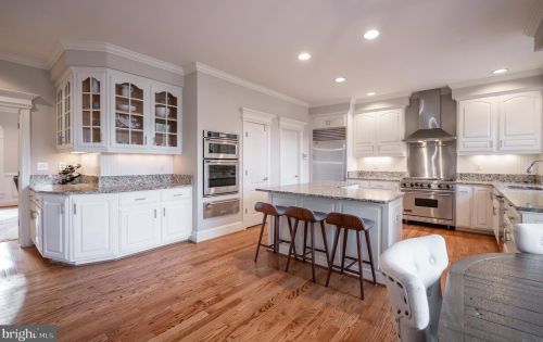 281 Golden Woods Ct, Great Falls VA  22066-4152 exterior