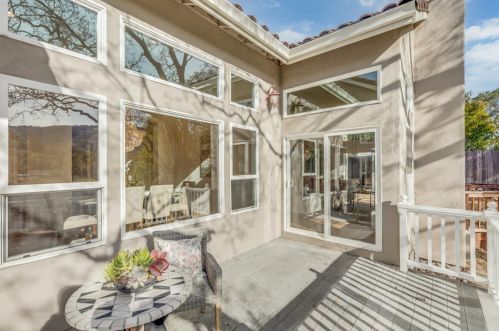 21461 Saratoga Hills Rd, Saratoga CA  95070-5377 exterior