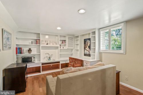 4600 Asbury Pl, Washington DC 20016-4326 exterior