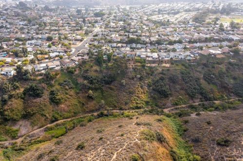 4223 Quapaw Ave, San Diego CA 92117-4525 exterior