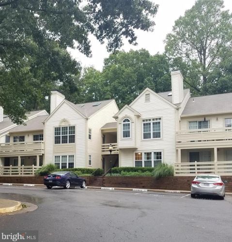 2237 Lovedale Ln, Herndon VA  20191-2365 exterior