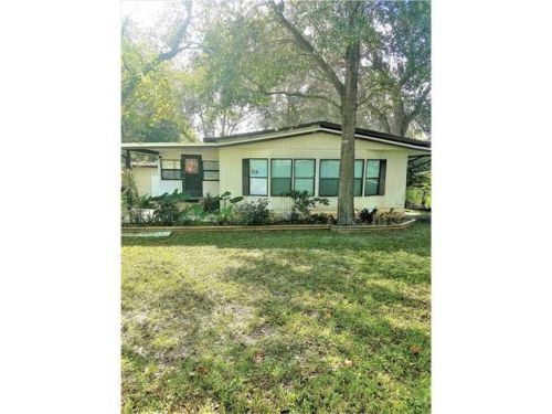214 Robinhood Dr, Deland, FL 32724-1558