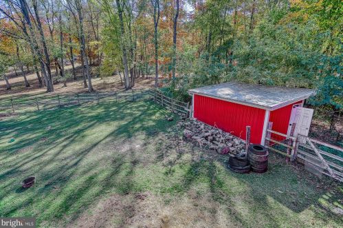 7455 Hillside Dr, Spring Grove PA  17362-8555 exterior