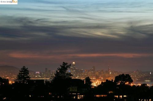 5801 Harbord Dr, Oakland, CA 94611-3122