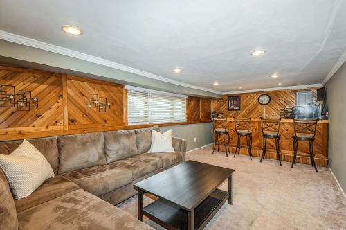 803 Delaware Ave, North Lindenhurst NY  11757-2812 exterior