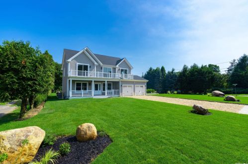 2375 Sound Dr, Greenport, NY 11944-2045