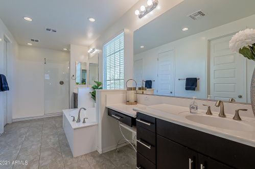 3942 Canyon Pl, Chandler AZ  85249-2075 exterior