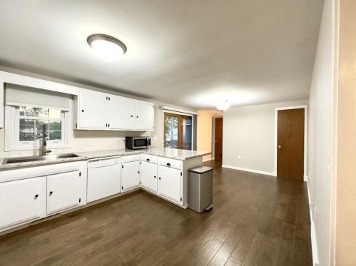 624 Iowa St, Dodgeville WI  53533-1906 exterior