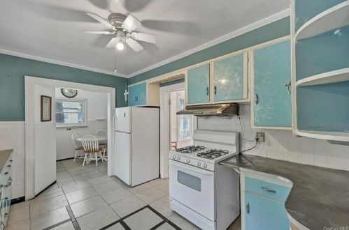 12 Royce Ave, Middletown NY  10940-4708 exterior