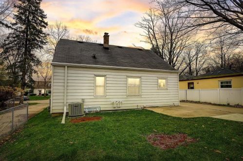 523 112, Milwaukee WI 53226-4132 exterior