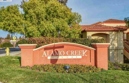 7086 Dublin Meadows St, Pleasanton CA  94568-3879 exterior