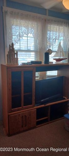 217 Dupont Ave, Pelican Island NJ  08751-2415 exterior