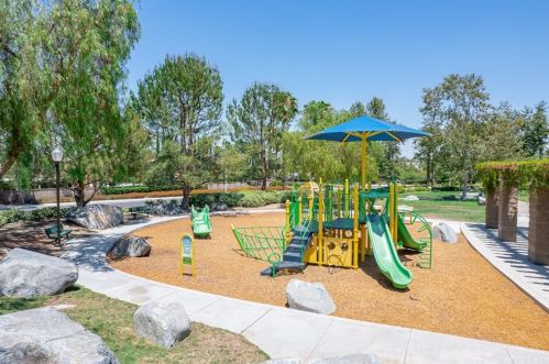 12607 Orangeblossom Ln, Riverside CA  92503-7059 exterior
