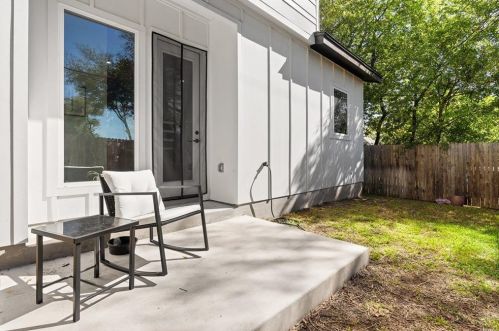 605 Blackson Ave, Austin TX  78752-2616 exterior