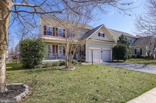 9717 Native Rocks Dr, Bristow, VA 20136-2696