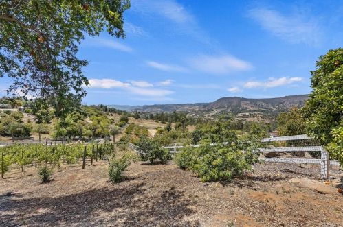 23920 La Vella Rd, Temecula CA  92590-3944 exterior