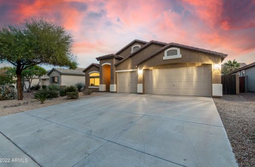 1031 Penny Ln, San Tan Valley, AZ 85140-4364