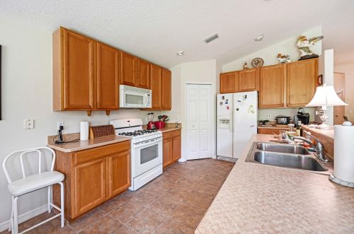 1714 Ficus Pt Dr, Melbourne FL  32940-1539 exterior