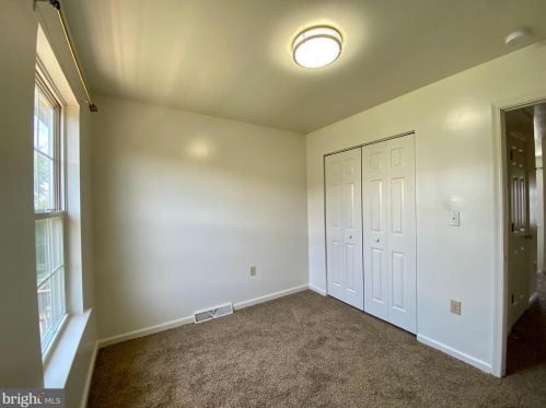 260 Northdown Dr, Dover DE 19904-9792 exterior