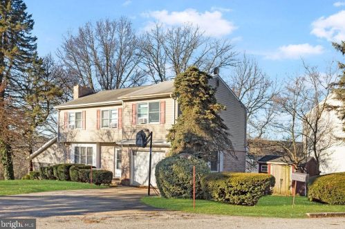 504 Western Ave, Red Lion, PA 17356-1320