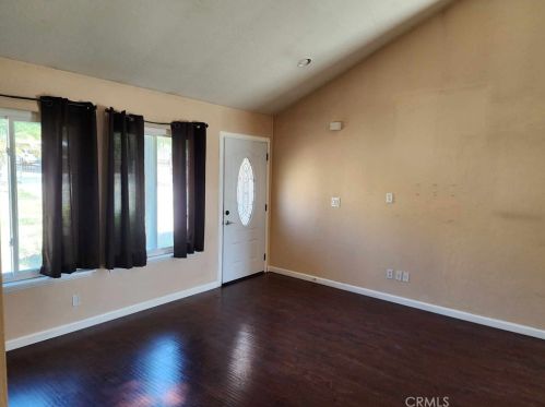 620 Lake St, Lake Elsinore, CA 92530-4218