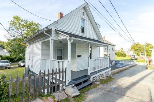 9 Wausau Pl, United States Coast Guard Ac, CT 06320-5630