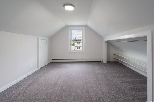 212 5 St, North Lindenhurst NY 11757-4628 exterior