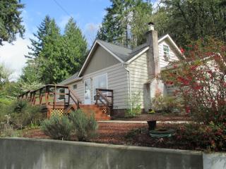 5620 Meeker Dr, Kalama, WA 98625-9439