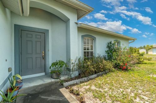 3025 43rd Ave, Naples, FL 34120-7422