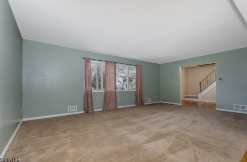 31 Hillery Dr, Roxbury Township NJ  07836-9527 exterior