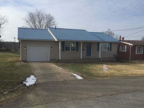 33 Carroll Ave, Jackson, OH 45640-1105