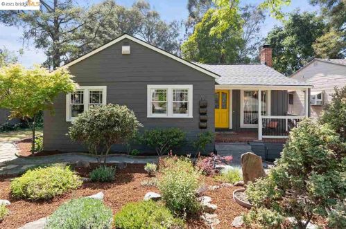 7975 Hillmont Dr, Oakland, CA 94605-3520