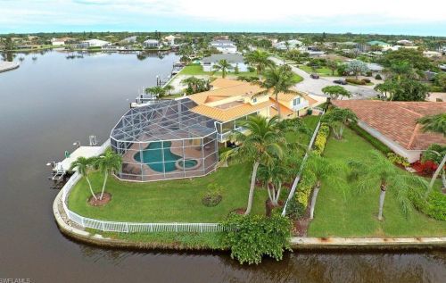 231 Tradewinds Ave, Naples, FL 34108-2326