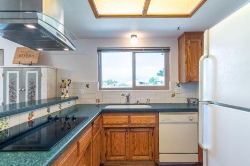 105 Daffodil Dr, Hollister CA  95023-3103 exterior