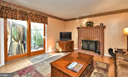 122 Claremont Dr, Lansdale PA 19446-6361 exterior