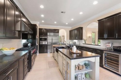 8049 Run Of The Knolls Ct, San Diego CA 92127 exterior