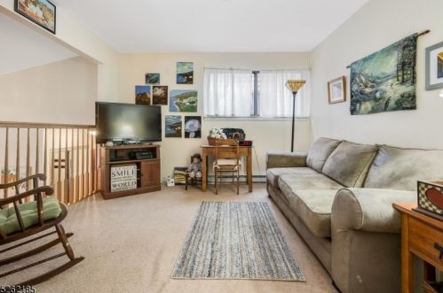 51 Slope, Clinton NJ 08809-1134 exterior