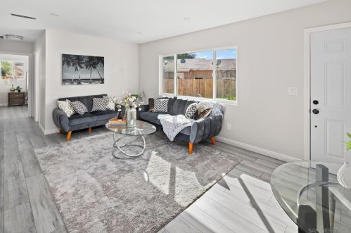 1285 Koe St, San Diego CA  92114-3430 exterior