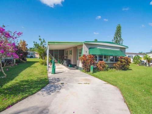 7 Santa Fe Ln, Fort Pierce, FL 34952-7912
