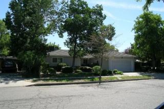 4608 4th St, Fresno, CA 93726-1617