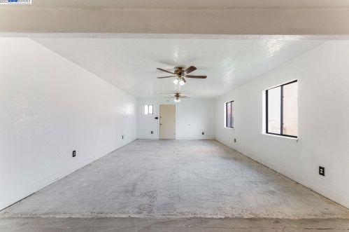 2474 61st Ave, Oakland CA  94605-1404 exterior