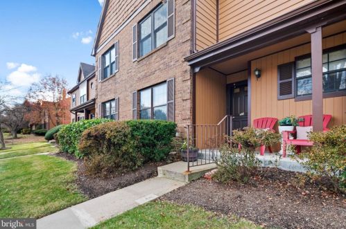 33 Barclay Ct, Trenton, NJ 08648-1454