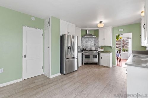 3221 Dumas St, San Diego CA  92106-1311 exterior