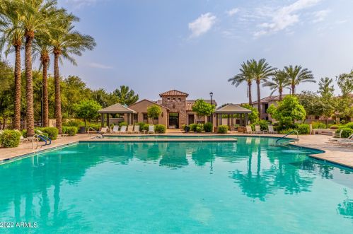 966 Wallrade Ln, Gilbert AZ 85296-1492 exterior