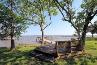28 Dolphin Pl, Freeport, FL 32439-2271