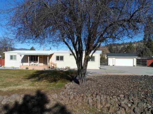 133 Arroyo Dr, Yreka, CA 96097-9481