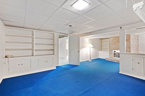 1 Royal Oaks Dr, North Charleroi PA  15022-3329 exterior