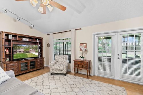 25749 Pinehurst St, Mount Plymouth FL  32776-9014 exterior