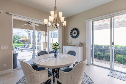 4353 Montalvo Ct, Naples FL  34109-1374 exterior